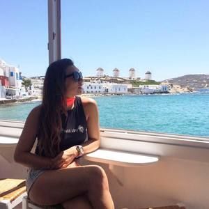 Meet your Posher, Alexandra